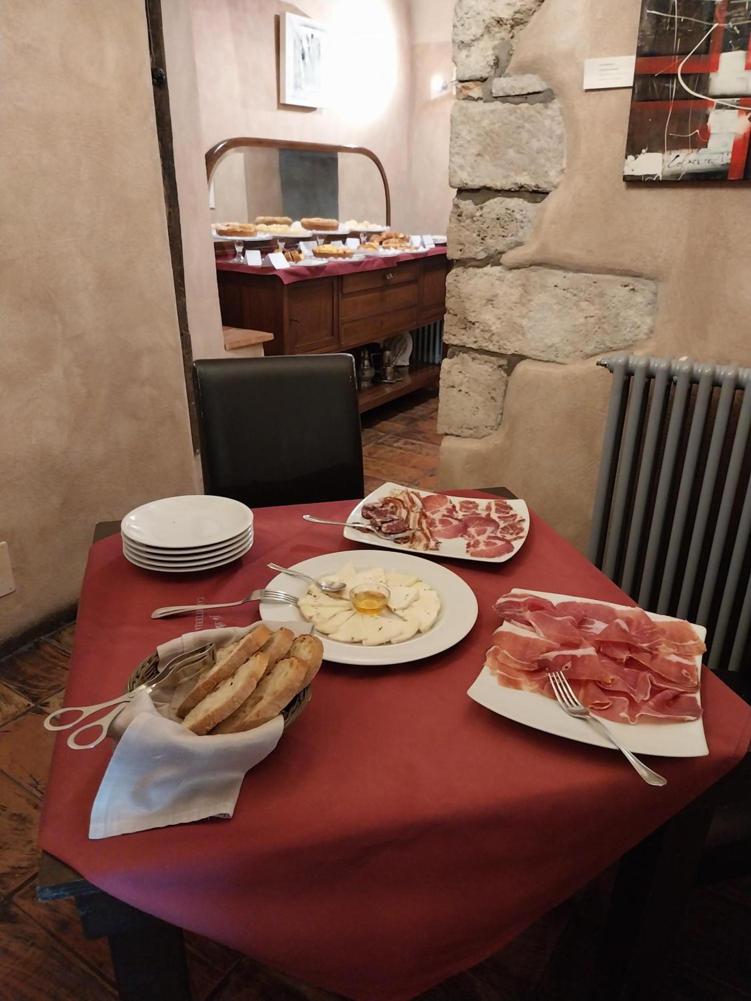 Affittacamere La Piazzetta Anagni Bagian luar foto